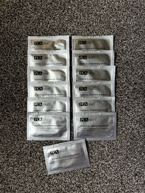 PCA skin vitamin b3 brightening serum sample packs